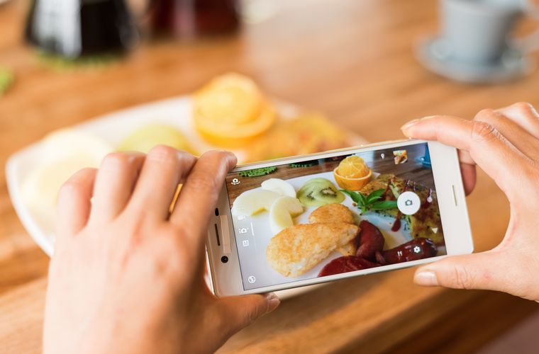 飲食店はDMで集客！成功するためのポイントと写真撮影のコツ